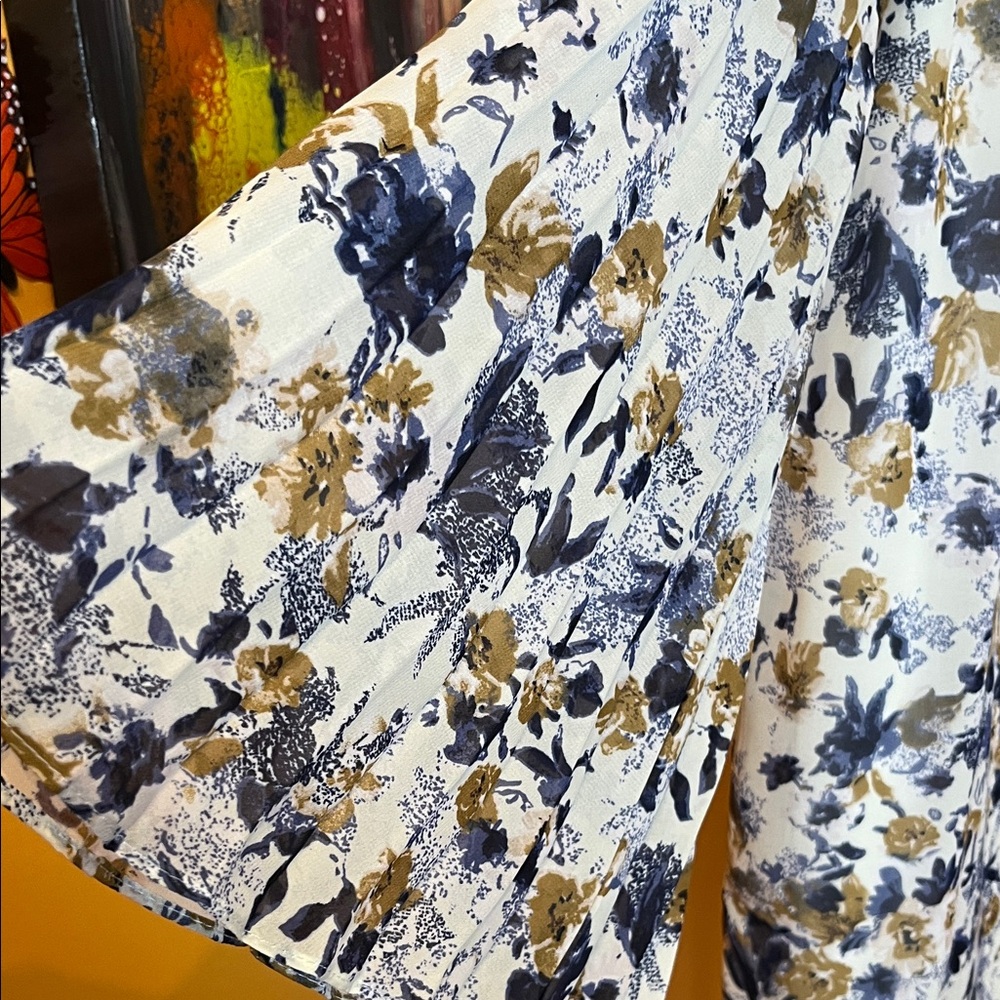 Floral Swing Dress in Navy and Tan - Picture 2 of 3